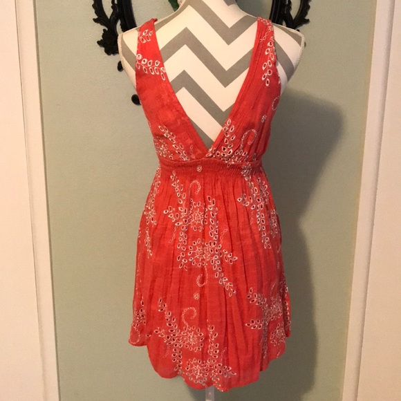 Spring coral embroidered dress - Picture 4 of 5